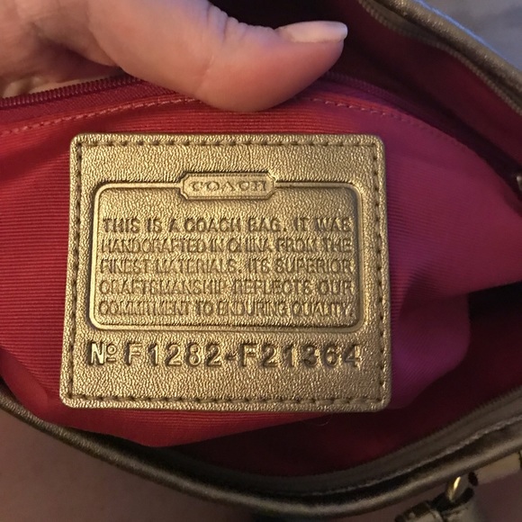 Multicolored Authentic Coach bag with strap and zipper - Picture 12 of 13